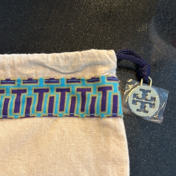 Tory Burch Muslin NWOT Dust Bag with Logo Trim and Silver Charm - Picture 4 of 4
